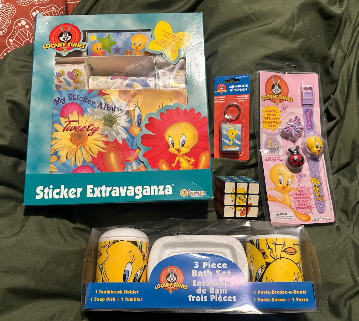 Looney Tunes Tweety Bird Bundle