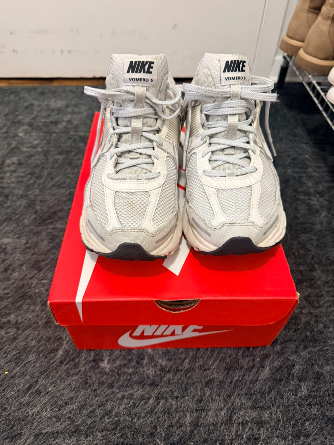 Nike Zoom Vomero 5 Shoes - photo 2