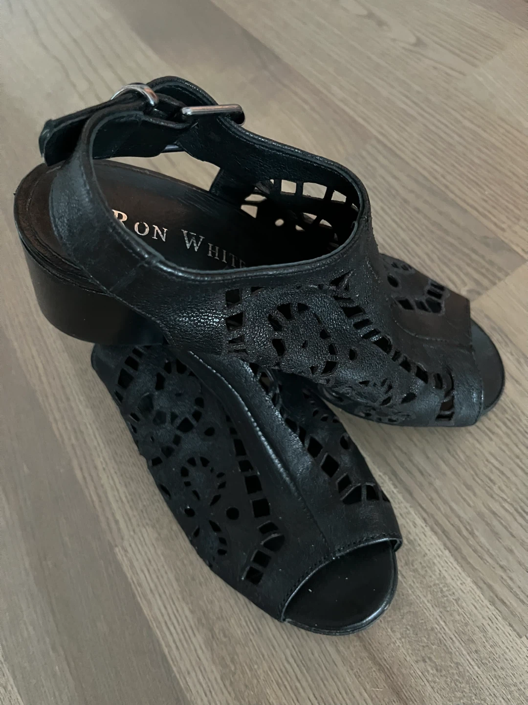 Ron White Black Leather Cutout Heels - photo 5