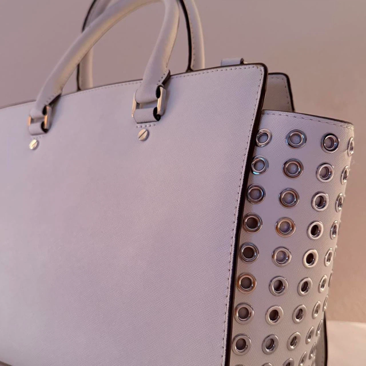 Michael Kors Selma grommet Handbag - photo 2