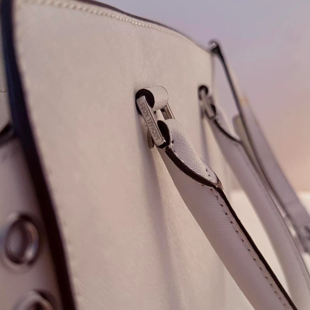 Michael Kors Selma grommet Handbag - photo 3