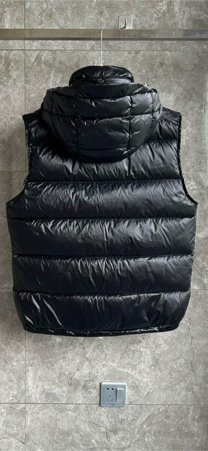 Moncler Black Down Vest size M - photo 2