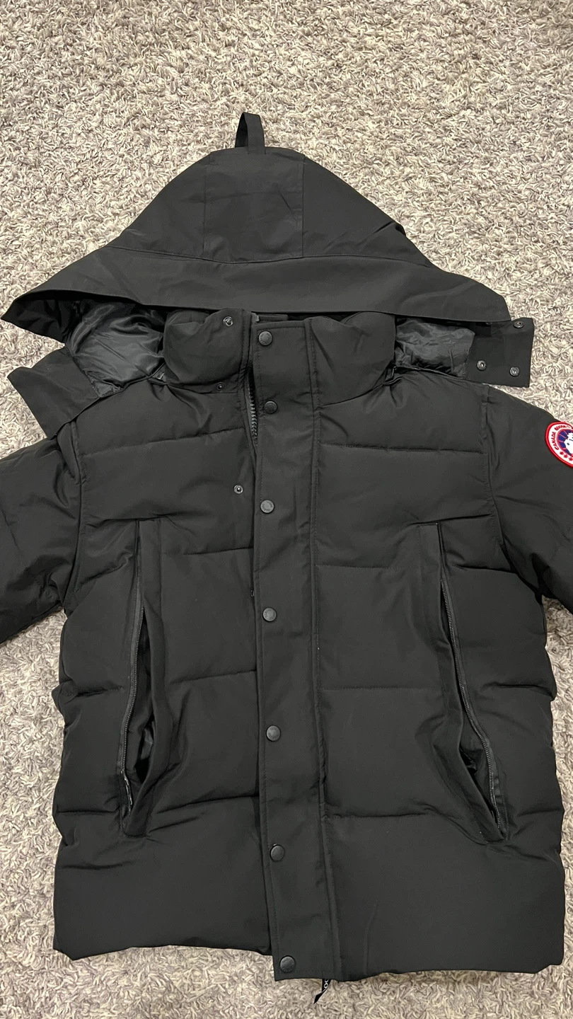 Canada Goose Wyndham Black Down Jacket