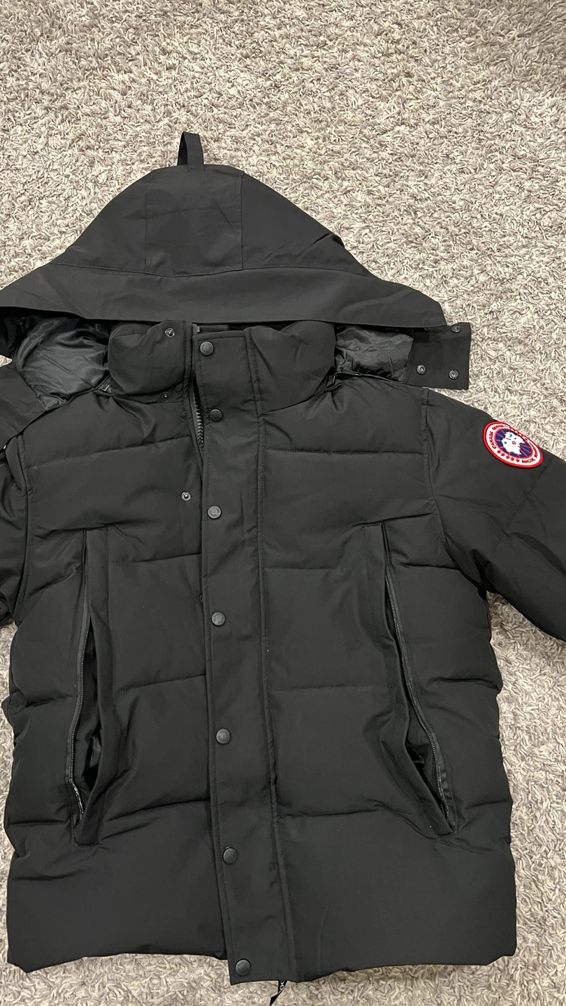 Canada Goose Wyndham Black Down Jacket - photo 2