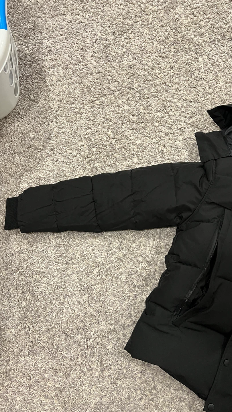 Canada Goose Wyndham Black Down Jacket - photo 3