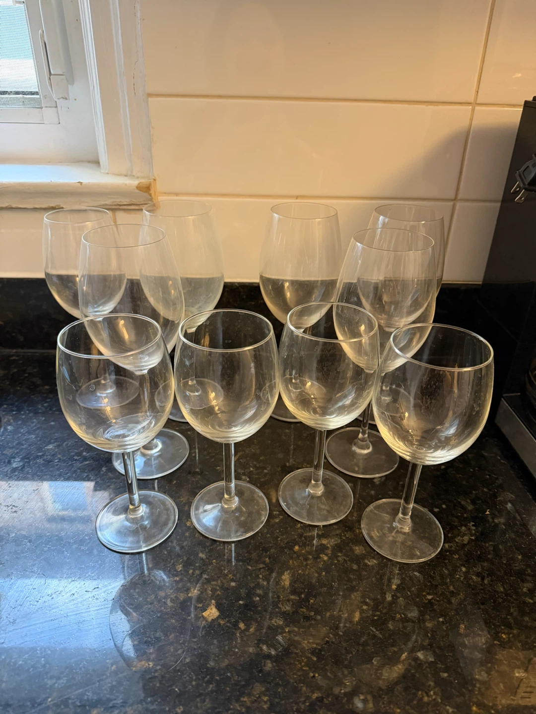 Set of 10 clear glass wine glasses - photo 3