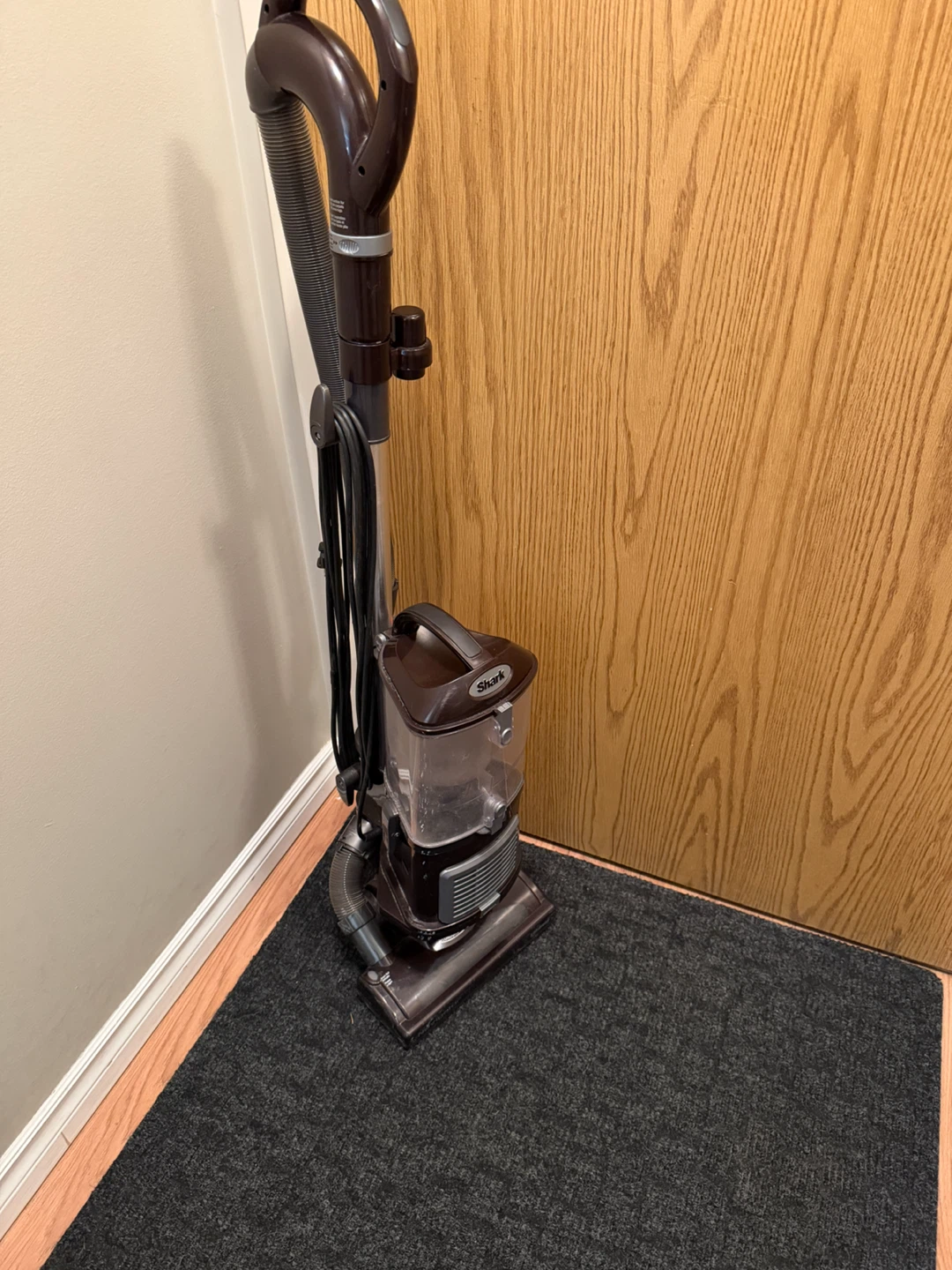 Shark NV354C Vacuum Cleaner
