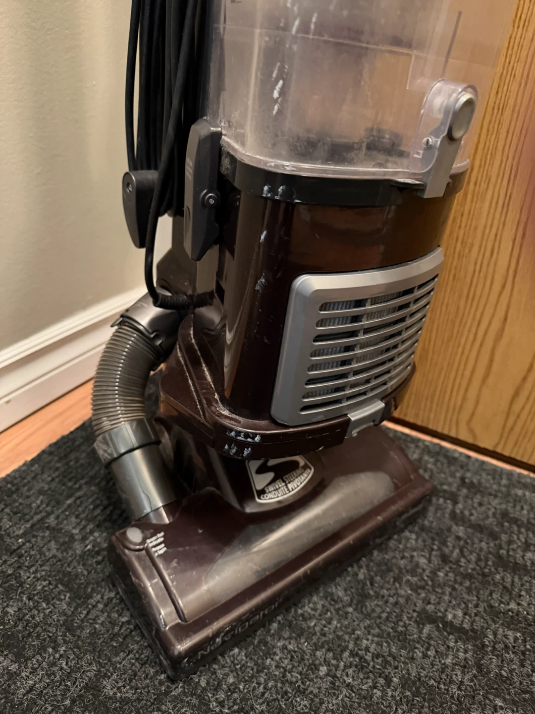 Shark NV354C Vacuum Cleaner - photo 2