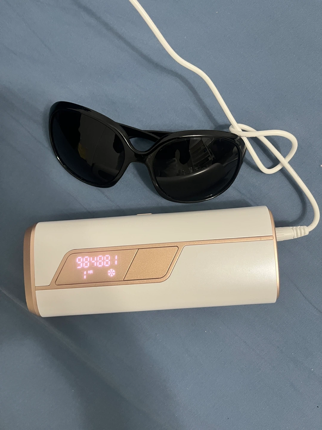 Laser hair removal device