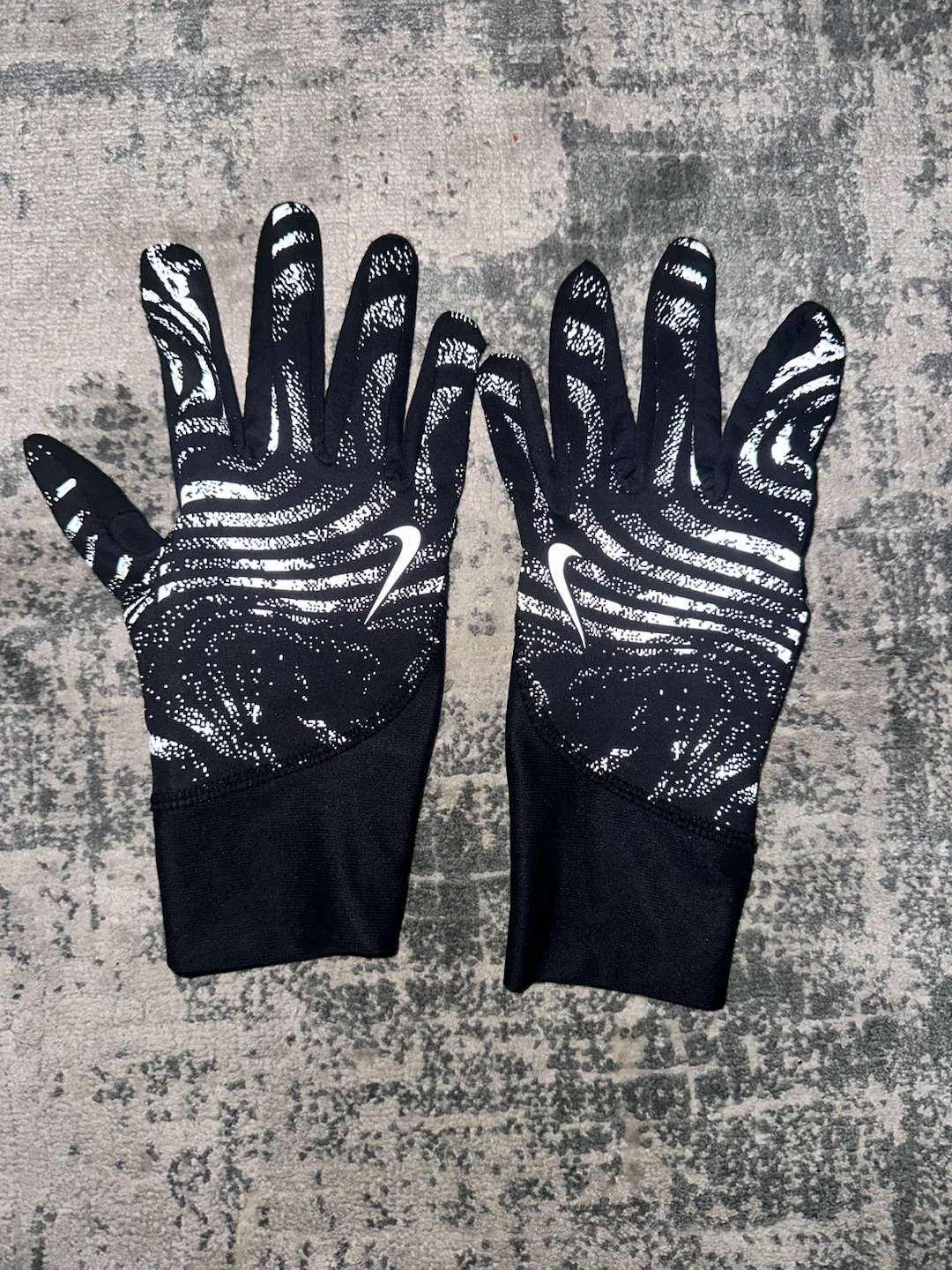 Nike Running Gloves with Reflective Print