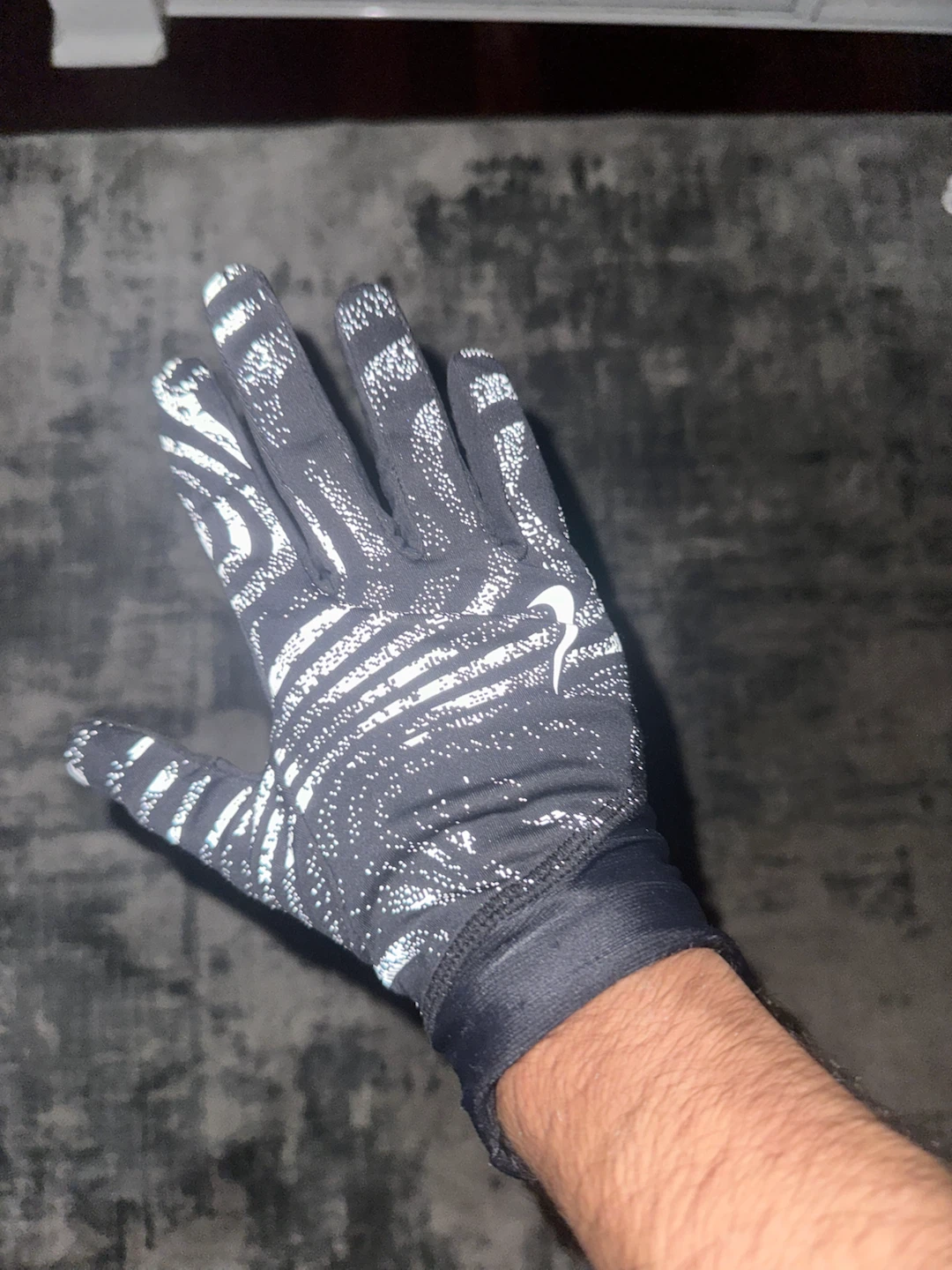 Nike Running Gloves with Reflective Print - photo 2