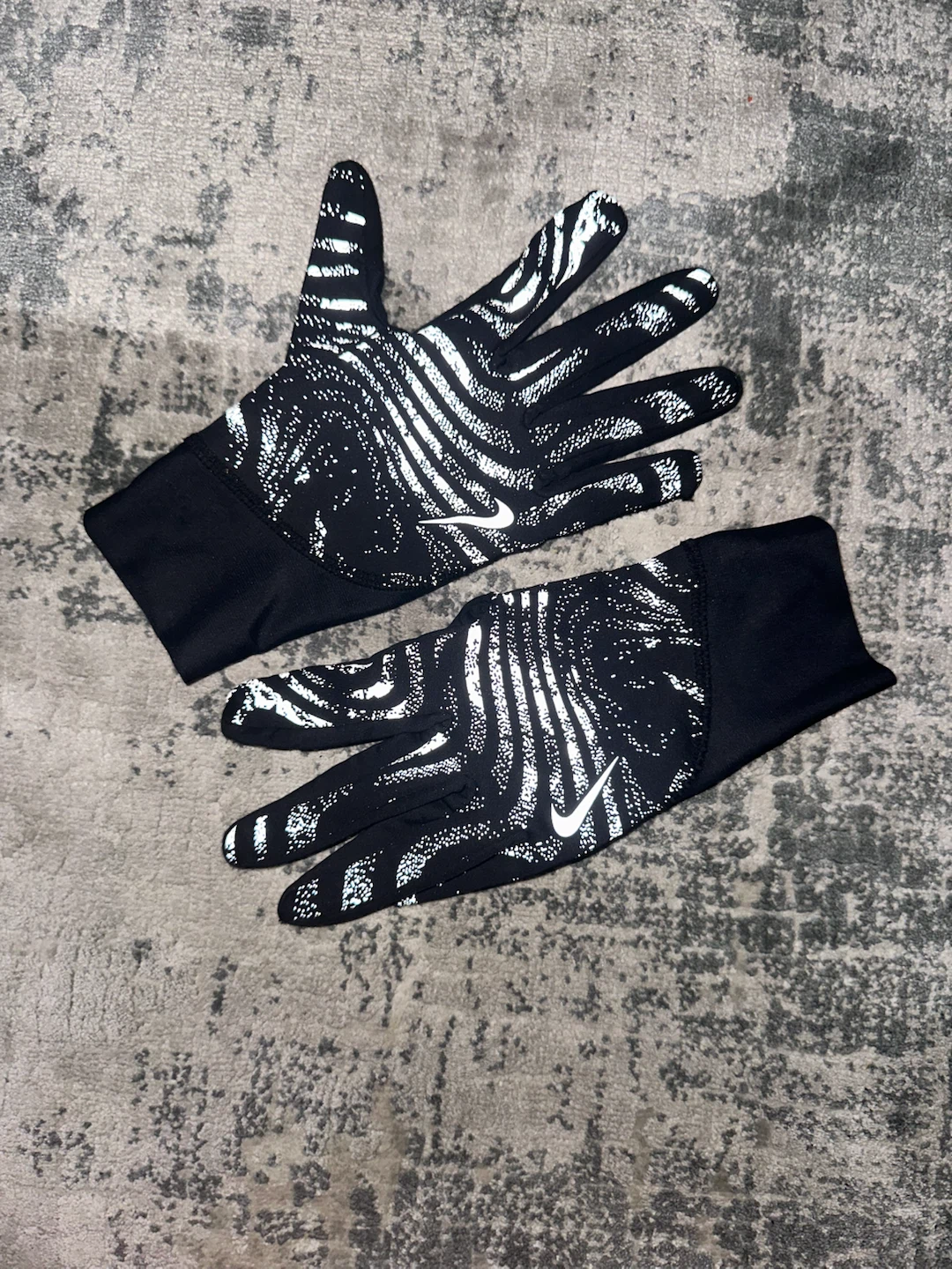 Nike Running Gloves with Reflective Print - photo 4