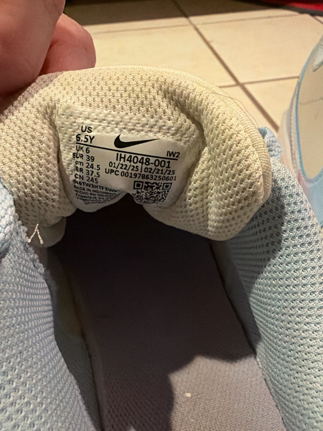 Youth 6.5 Nikes - photo 3