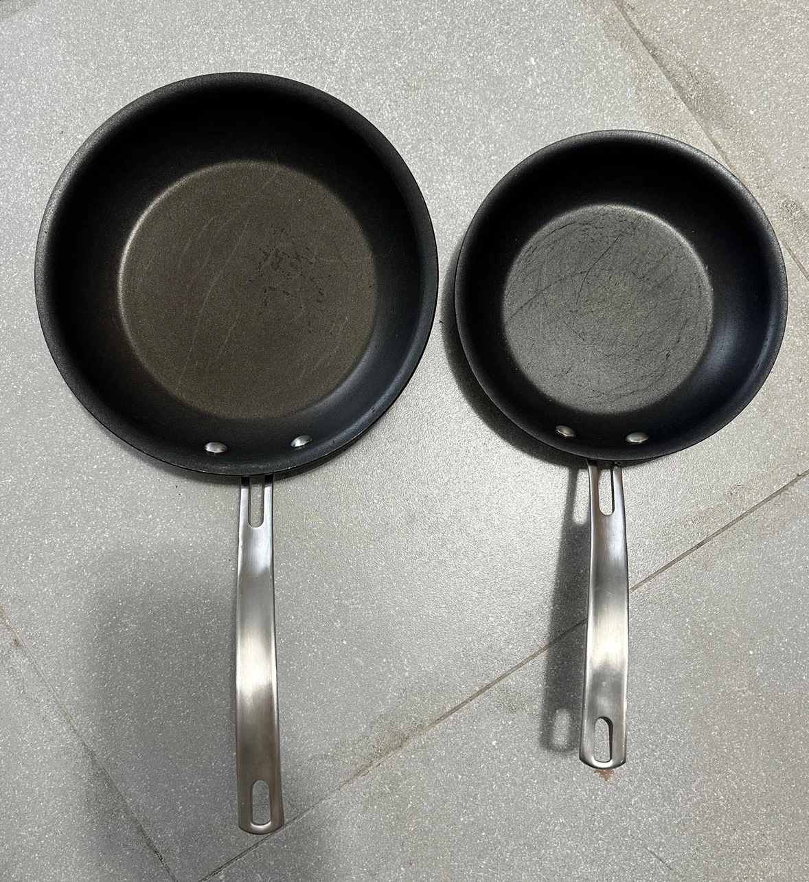 Kitchenware Set: 2 Frying Pans, 4 Peelers, 1 Spatula - photo 2
