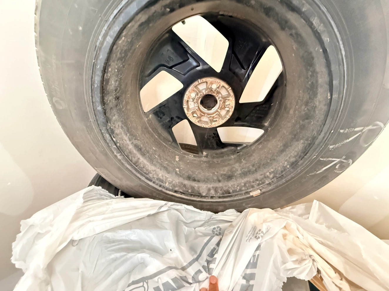 Michelin Primacy A/S Tire with Hyundai Rim - photo 2