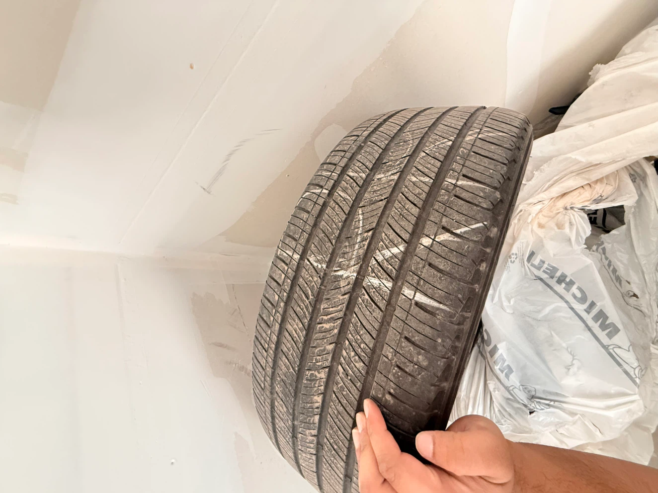 Michelin Primacy A/S Tire with Hyundai Rim - photo 3