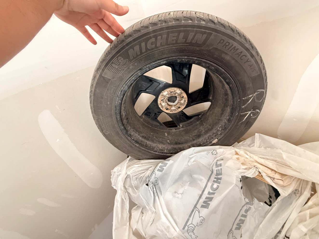 Michelin Primacy A/S Tire with Hyundai Rim - photo 4