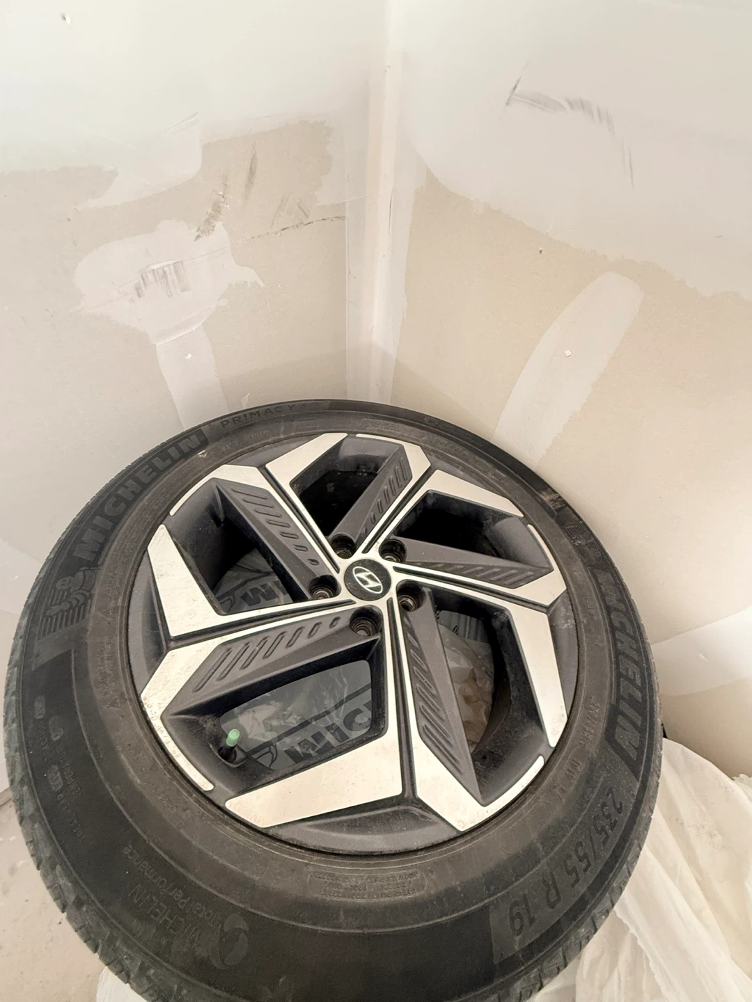 Michelin Primacy A/S Tire with Hyundai Rim - photo 5