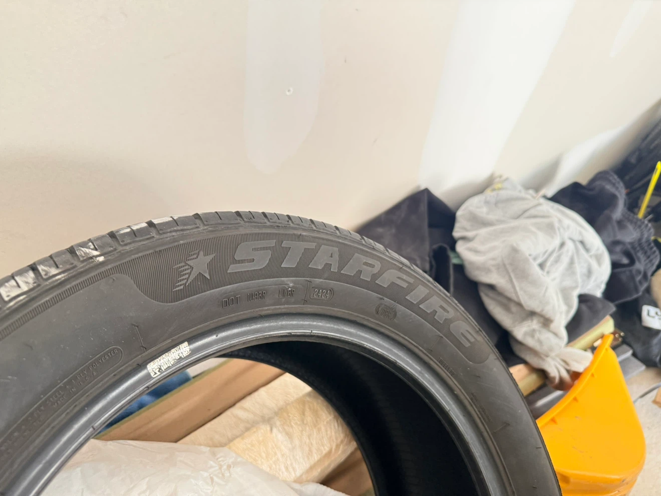 Starfire Solarus AS Tire