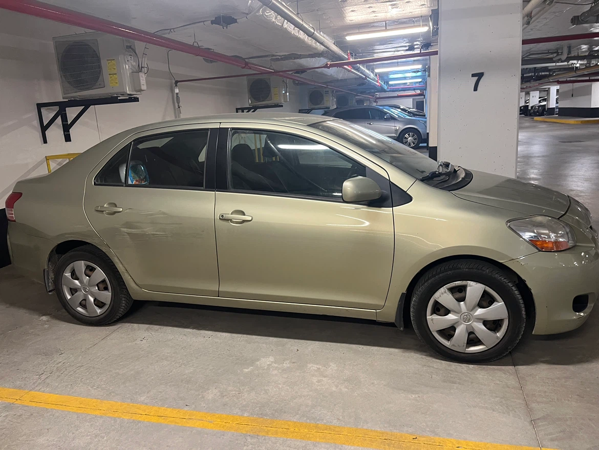 2007 Toyota Yaris Sedan (Low Kms) - photo 4