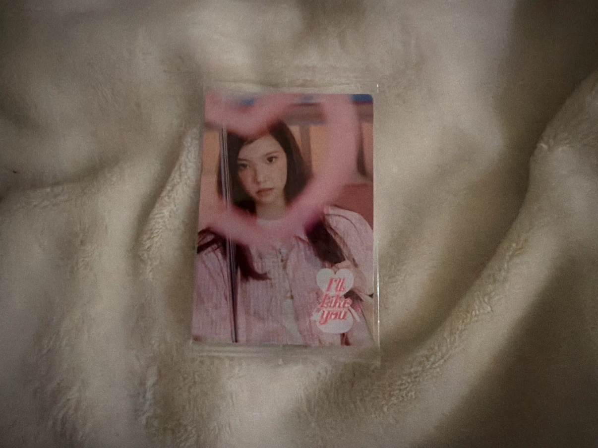 official exclusive illit yunah 'ill like you' photocard