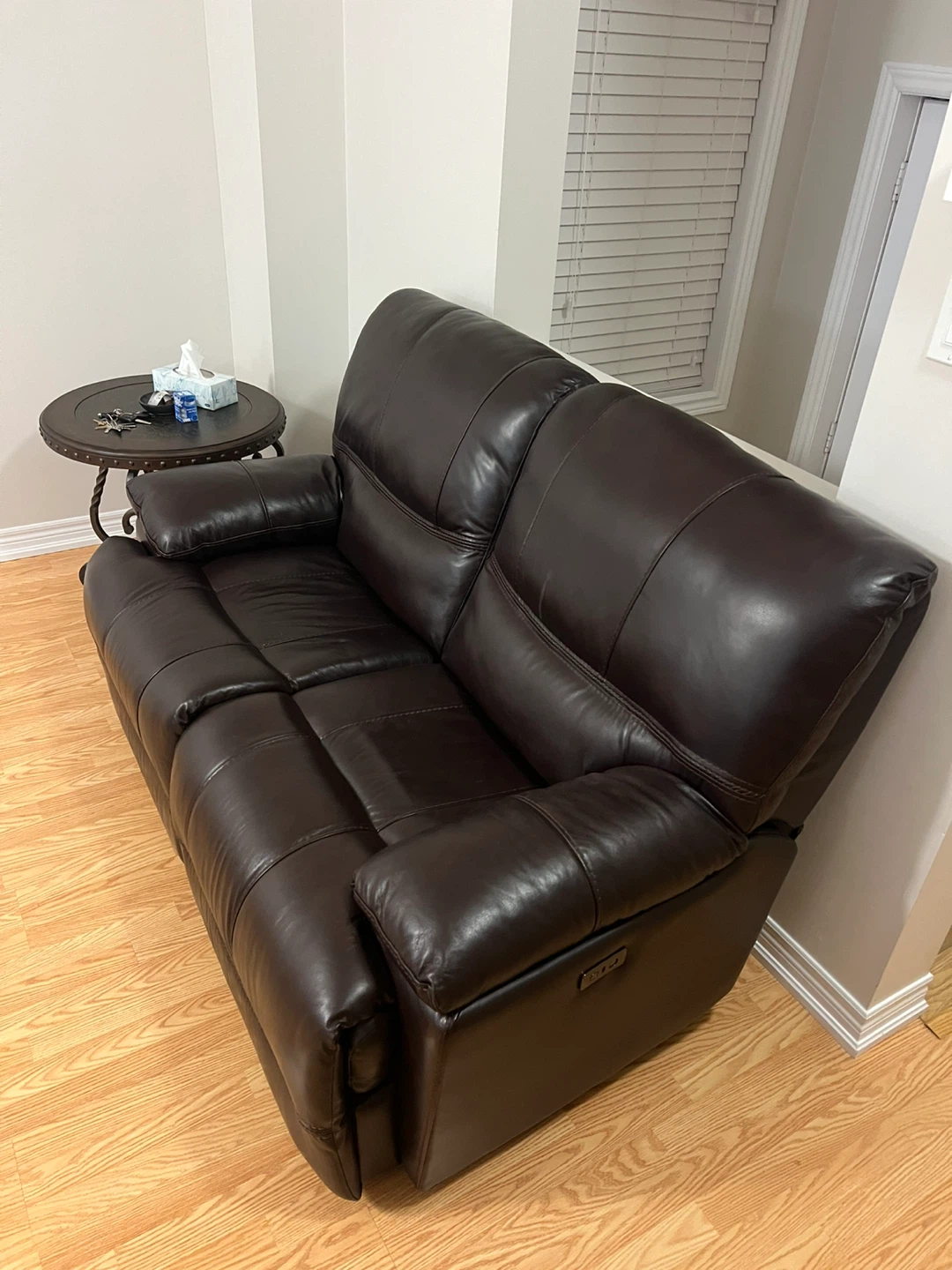 6ft love seat dark brown Italian leather - photo 2
