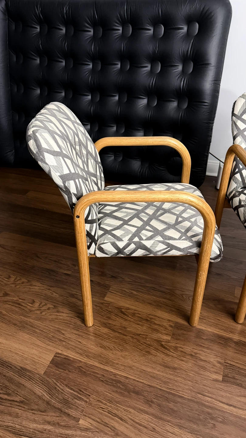Set of two wooden armchairs - Available on 30th October - photo 2