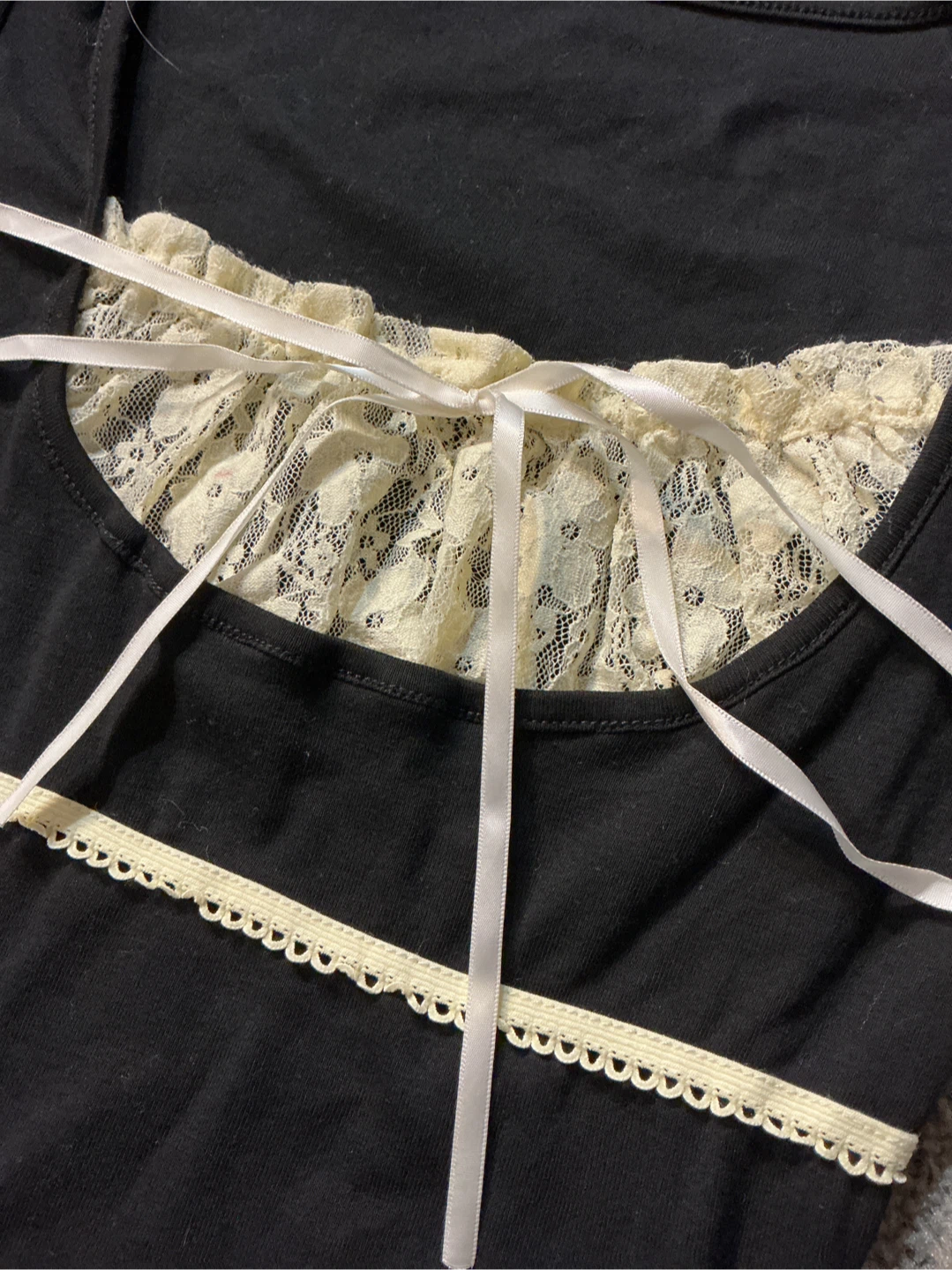 Black top with cream lace details - photo 2