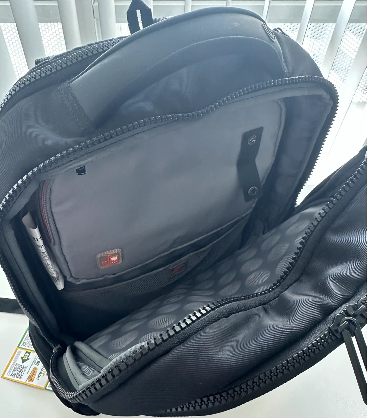 Carlton black laptop backpack - photo 3