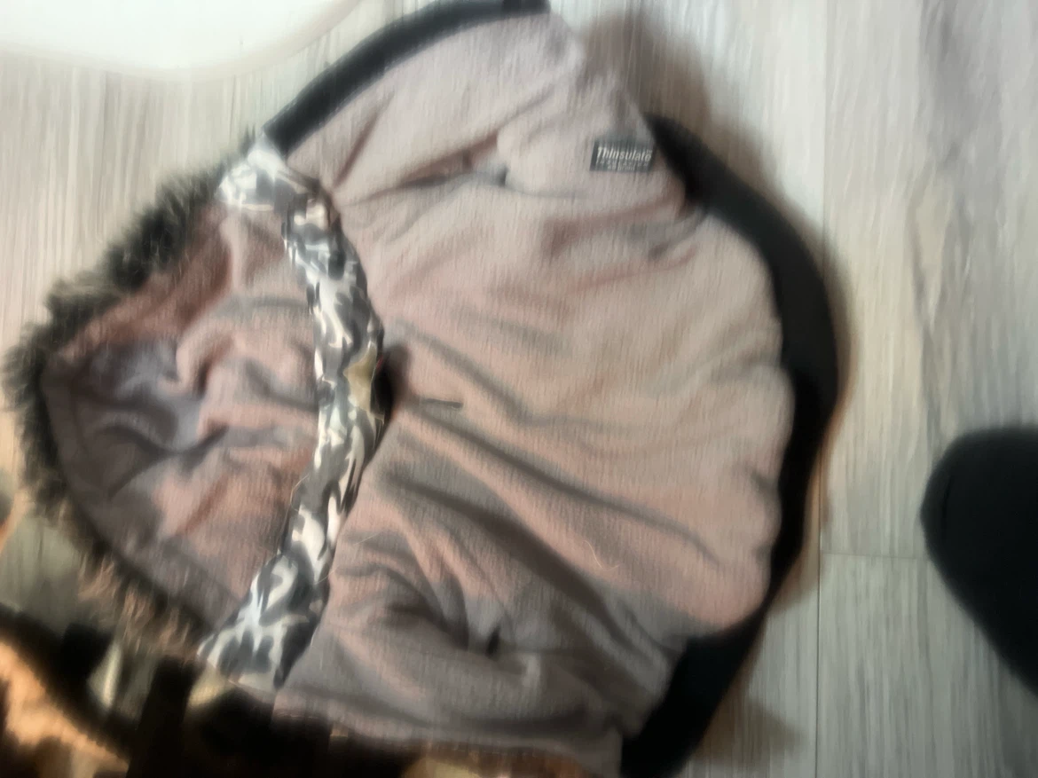 Camo pattern dog parka with Thinsulate insulation