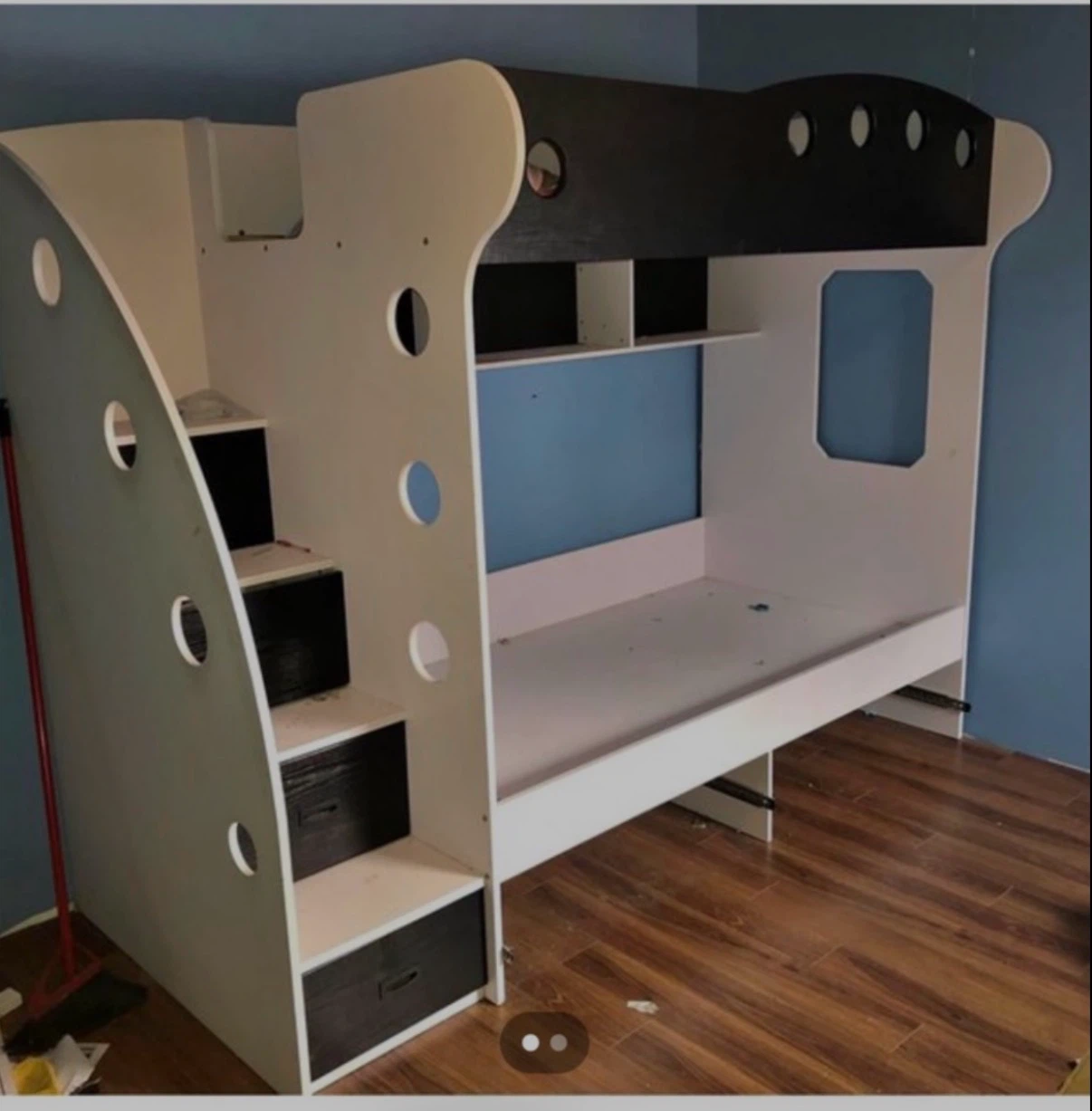 Twin over twin bunkbed - photo 2