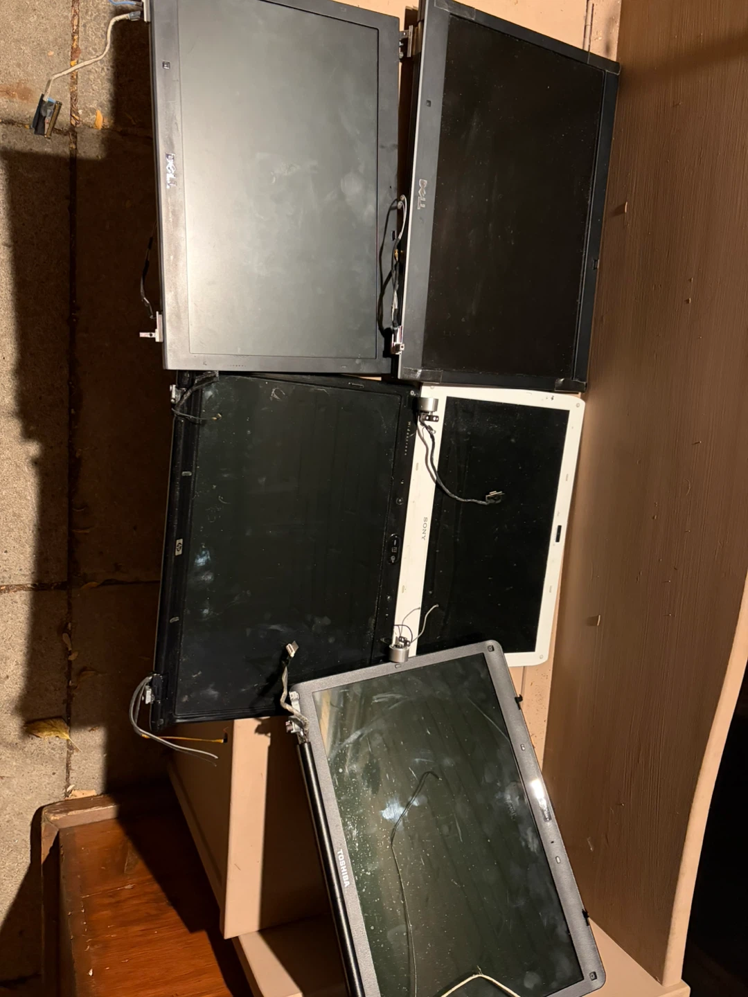 Assorted Laptop  Screens and Keyboards