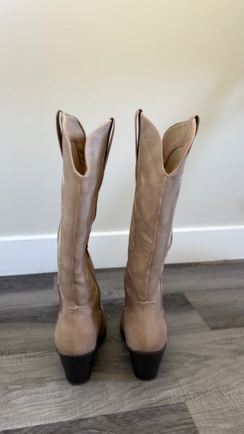 Size 7 Women’s Tan Western Cowboy Boots - photo 4