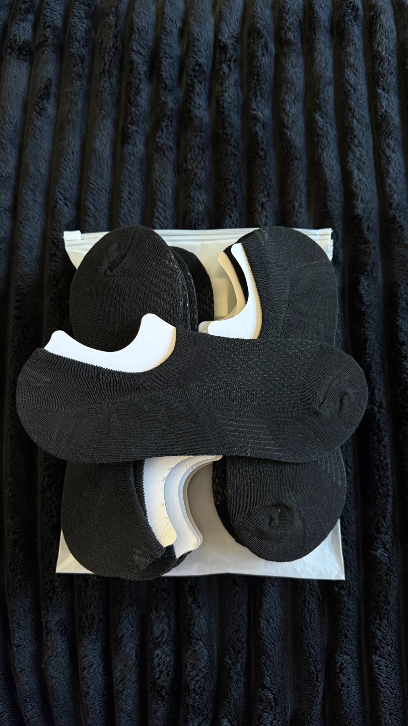 For women’s size 5-6 16 pairs Pack of Black No-Show Socks