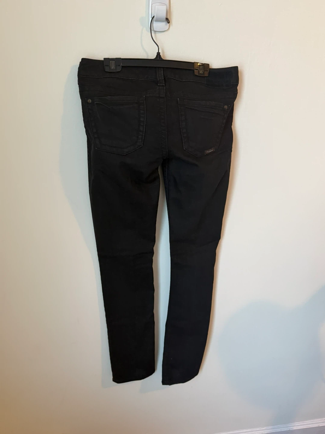 Silver slim black jeans - women’s sz 29 - photo 3