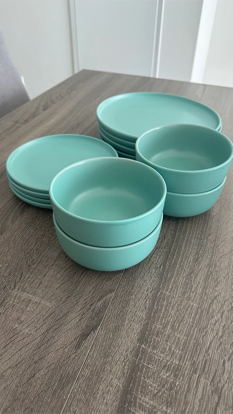 12-Piece Stoneware Dinnerware Set - Service for 4 - photo 4