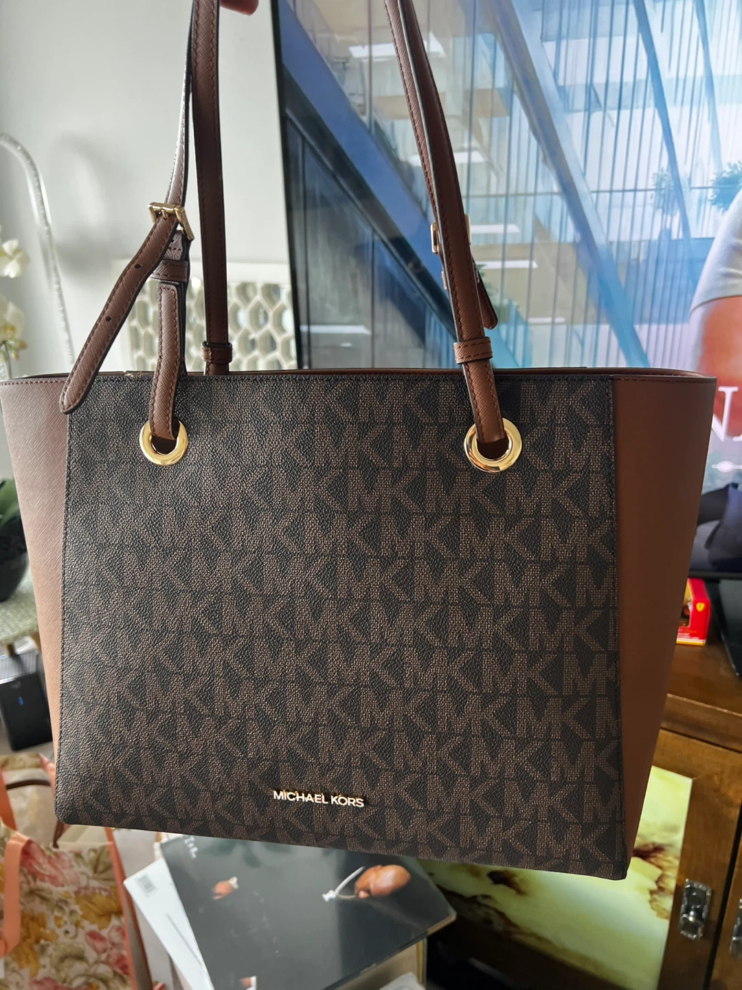 Michael Kors Logo Tote Bag.BN