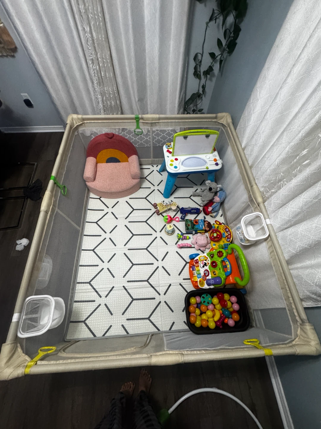 Baby Playpen with Assorted Toys - photo 2