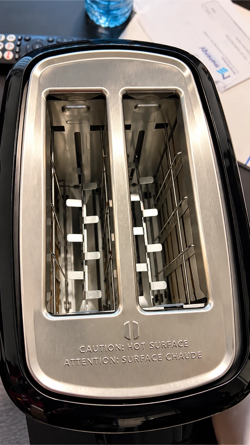 Toastmaster 2-Slice Cool Touch Toaster - photo 4