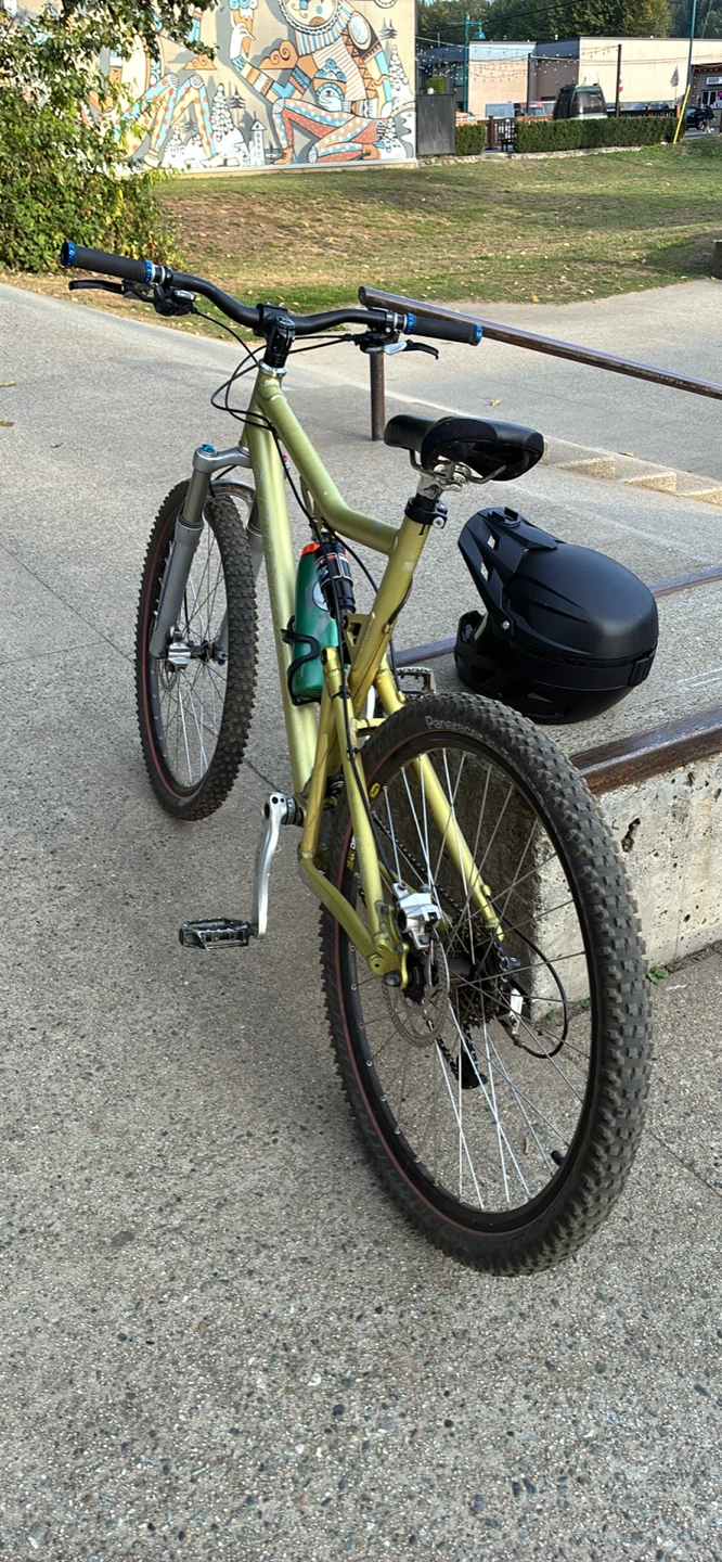 Santa Cruz Blur Mountain Bike - photo 3