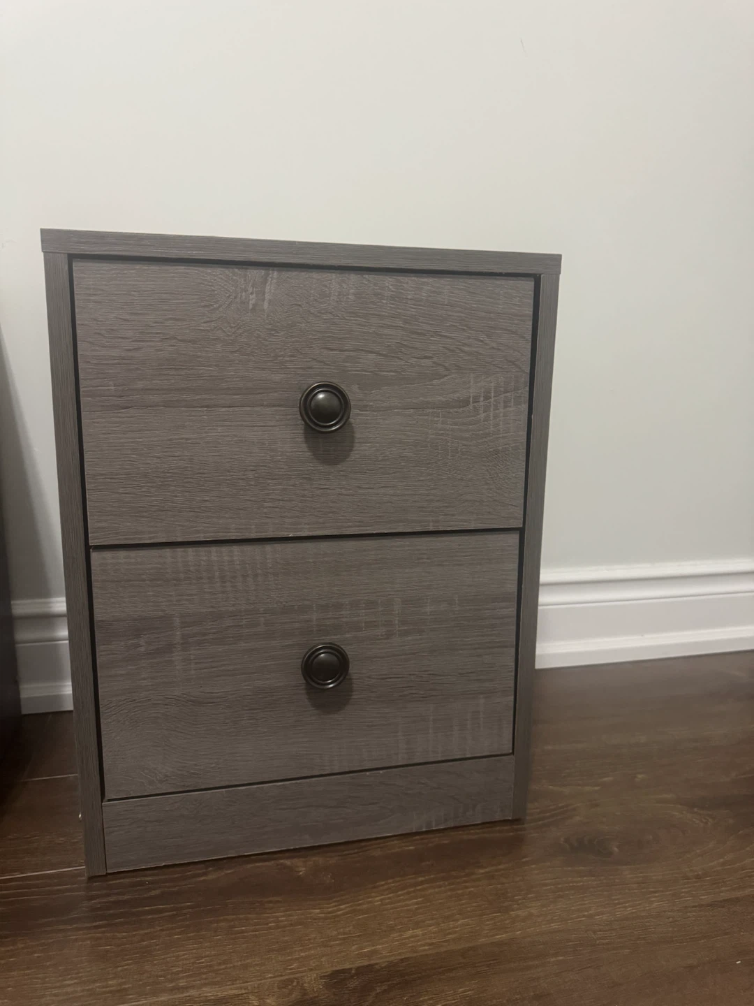 Set of Two Grey Wood Grain Nightstands - photo 5