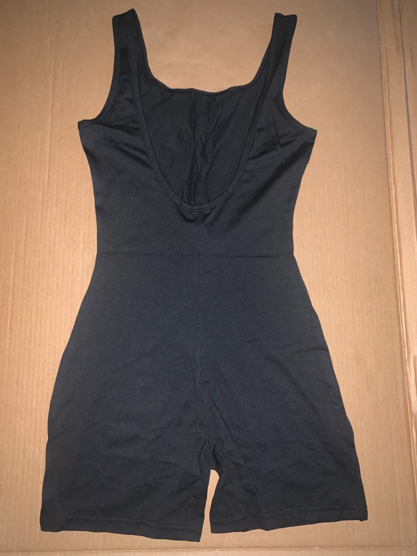 Black sleeveless bodysuit size XS