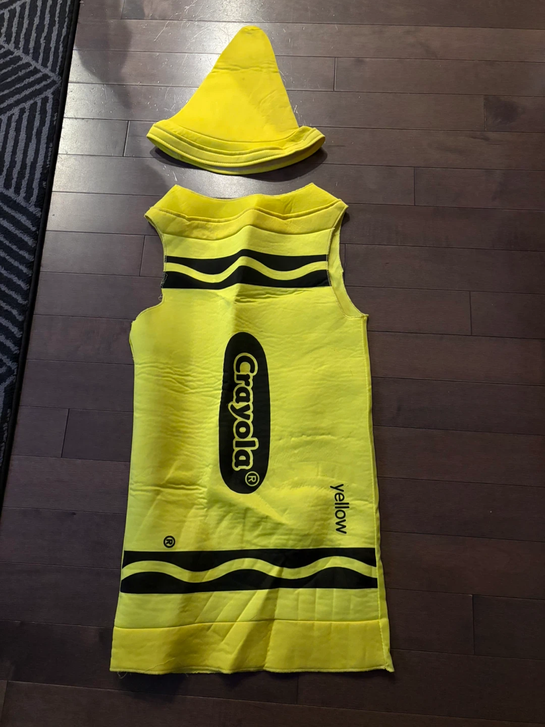 Halloween costume - Crayon