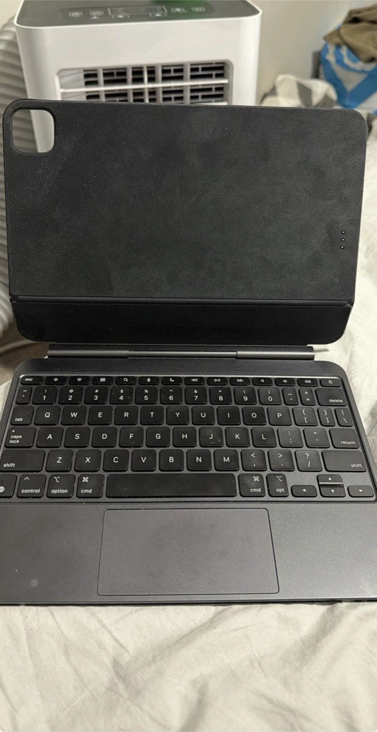 Apple Magic Keyboard for iPad pro m4 and m5 11 inch