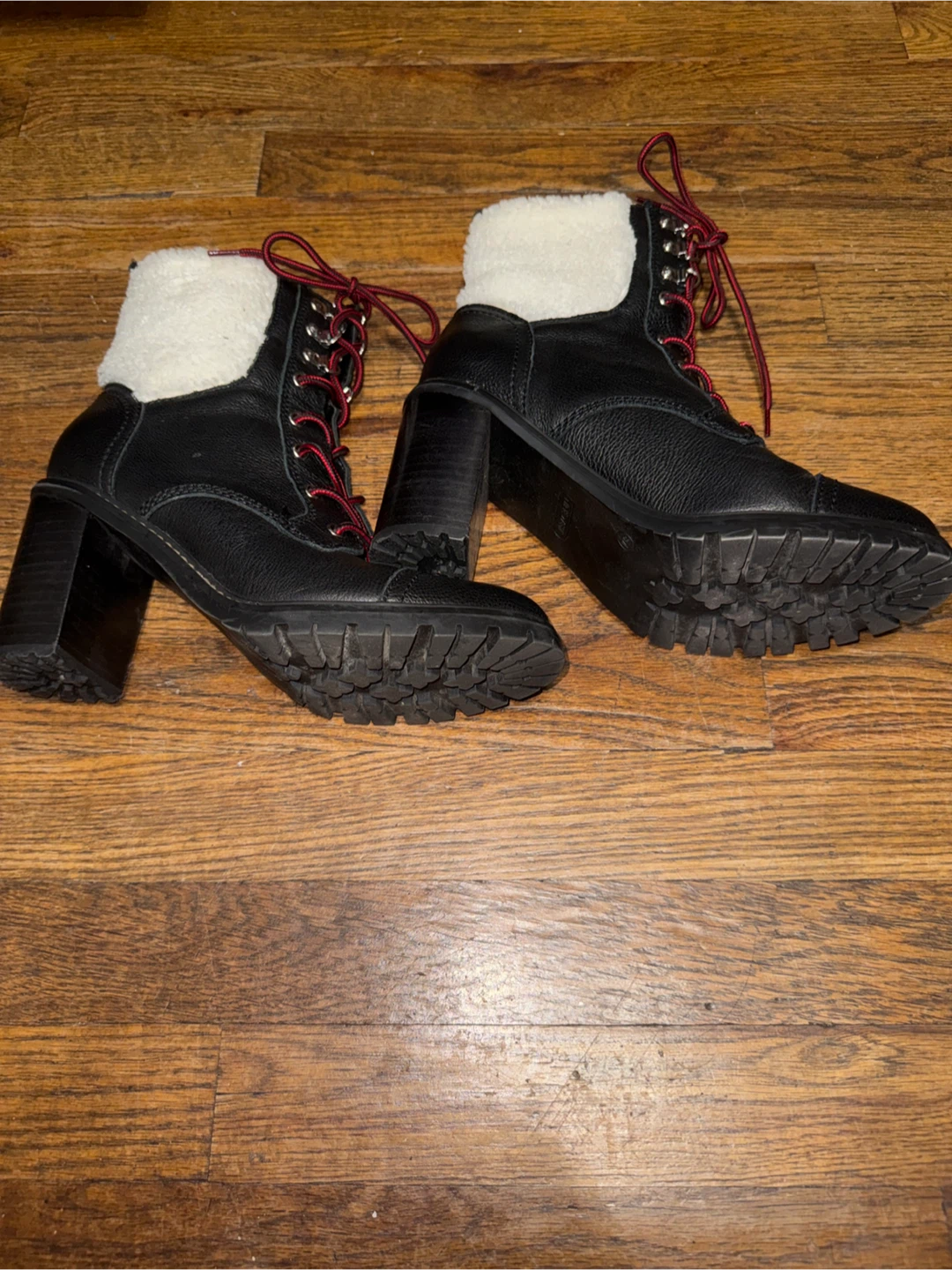 Size 8 Nine West Lace Up Boots