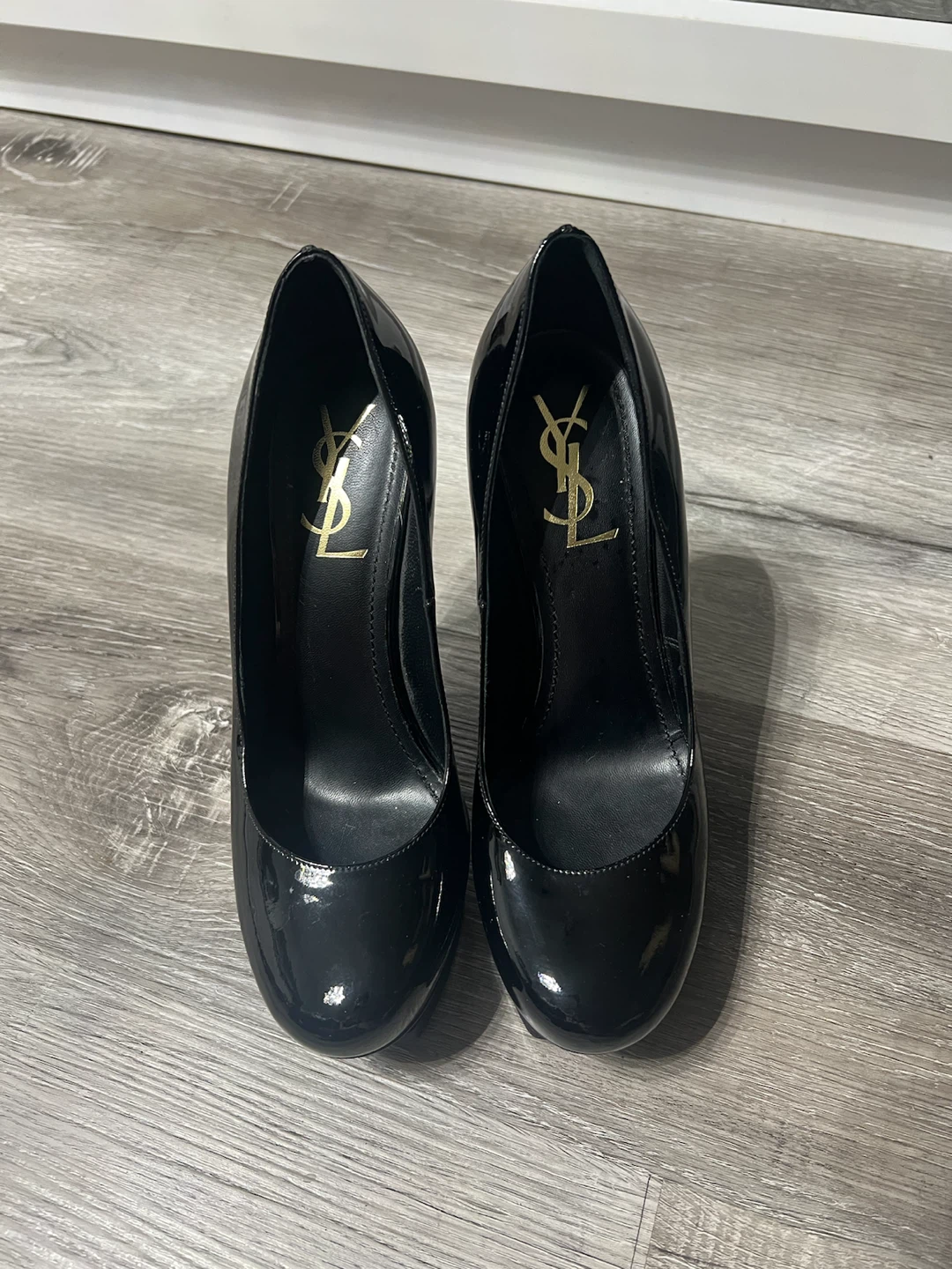 Yves Saint Laurent Black Patent Leather Heels