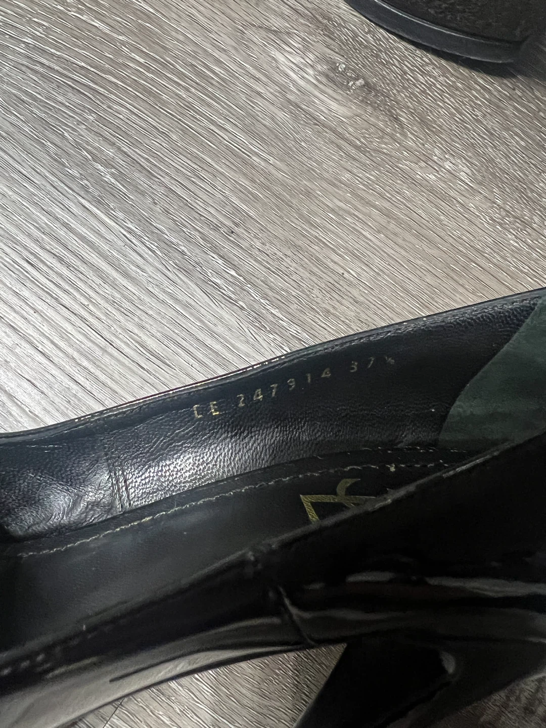 Yves Saint Laurent Black Patent Leather Heels - photo 3
