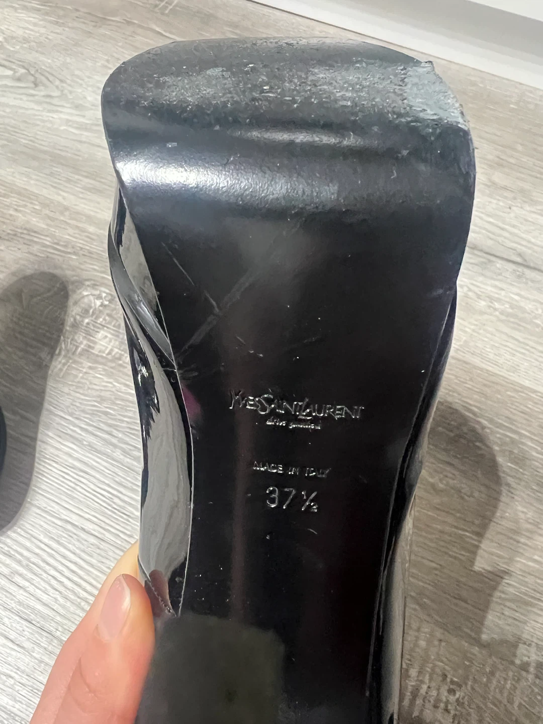 Yves Saint Laurent Black Patent Leather Heels - photo 4