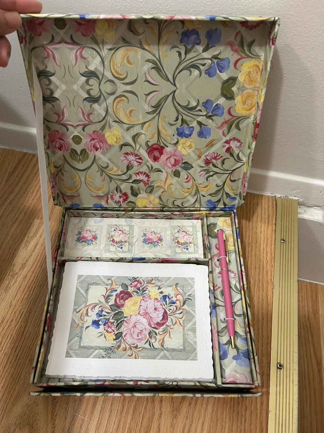 LakeHouse Floral Stationery Set
