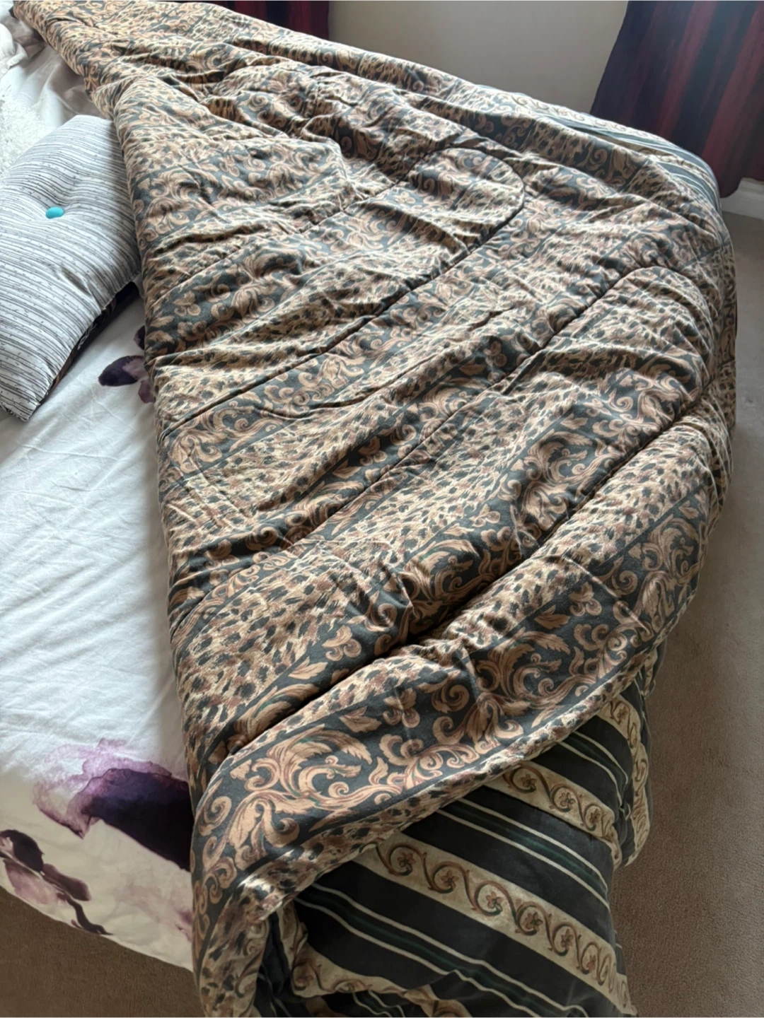 Reversible Bed Comforter - photo 2